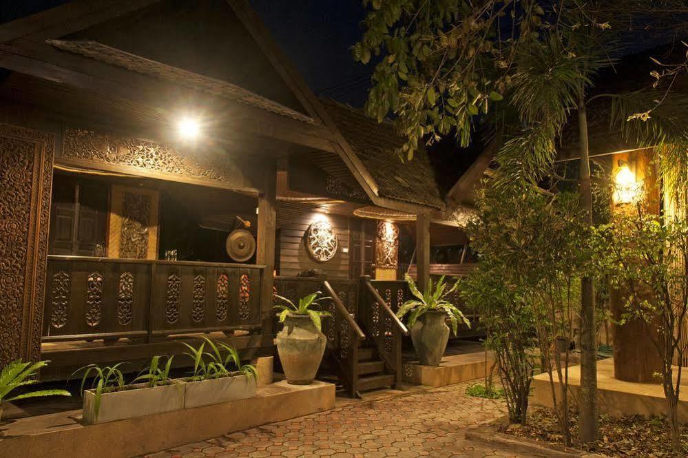 Heuan Parittapa Lanna Resort Baan Tawai Chiang Mai Exterior photo