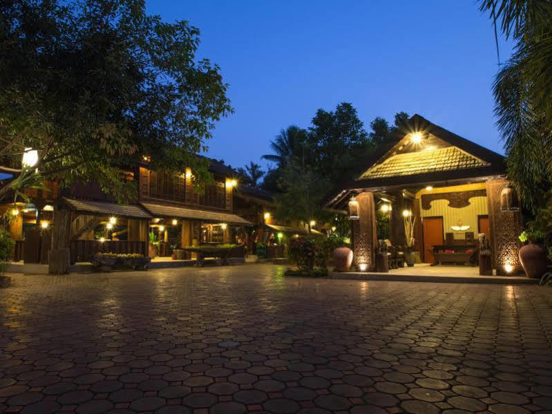 Heuan Parittapa Lanna Resort Baan Tawai Chiang Mai Exterior photo